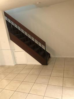 Picture of 7987 NW 7Th St # D7, Miami, FL 33126