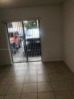 Picture of 7987 NW 7Th St # D7, Miami, FL 33126