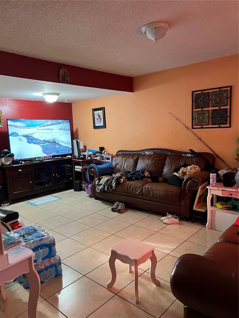 Picture of 7987 NW 7Th St # D6, Miami FL 33126