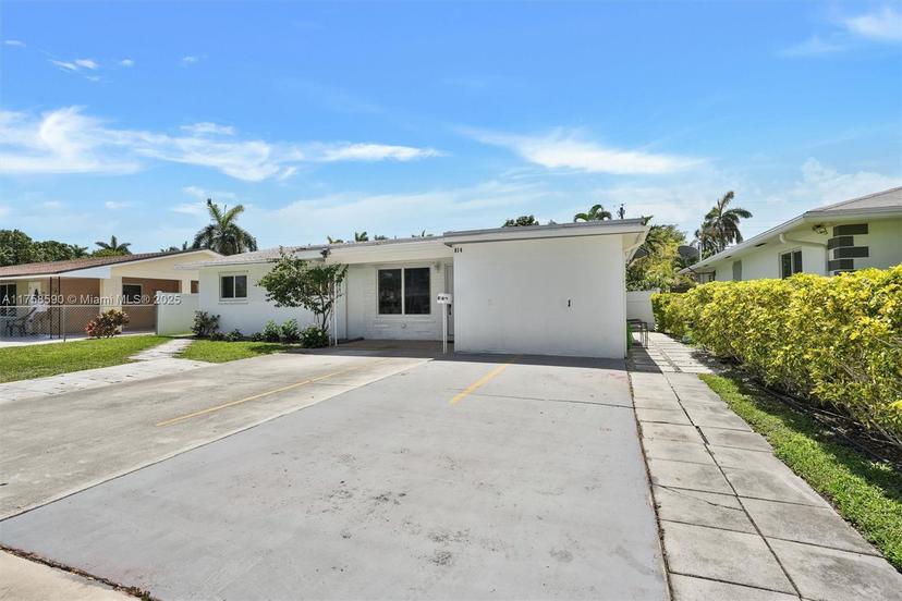 Picture of 814 NE 4Th St, Hallandale Beach FL 33009
