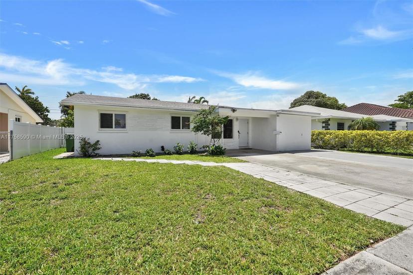 Picture of 814 NE 4Th St, Hallandale Beach FL 33009