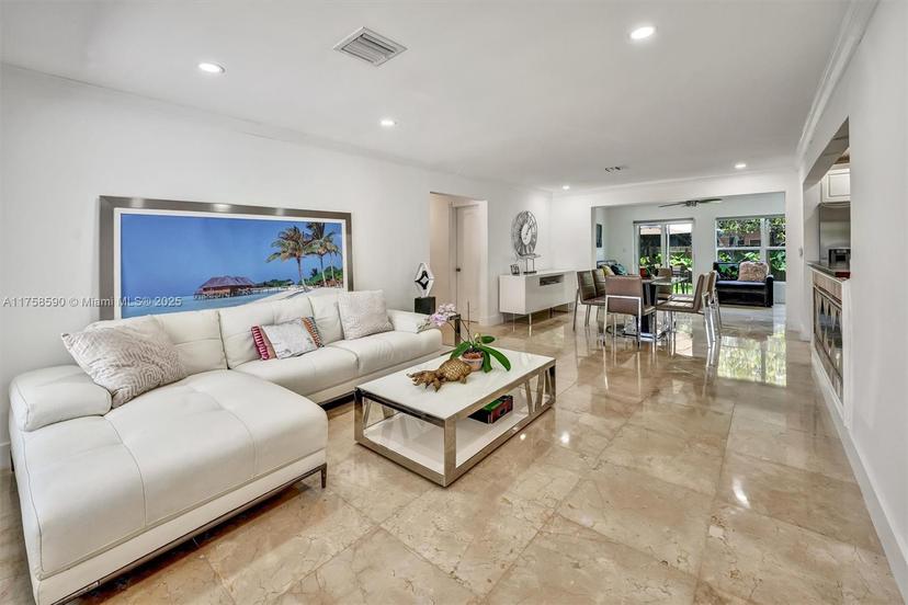 Picture of 814 NE 4Th St, Hallandale Beach FL 33009