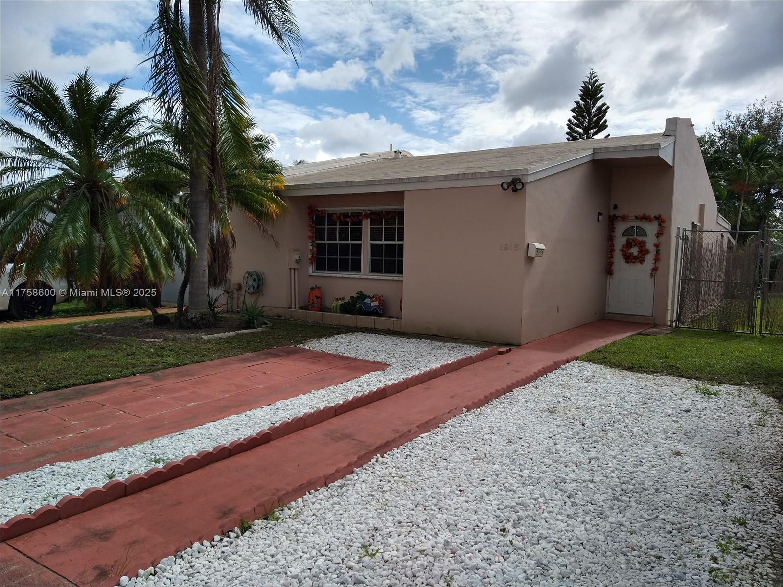 Picture of 1916 W 72Nd St, Hialeah, FL 33014