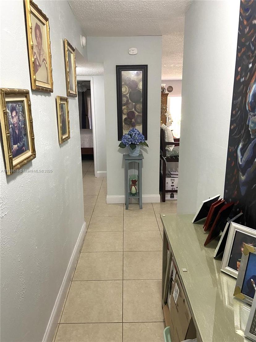 Picture of 1950 W 54Th St # 206, Hialeah FL 33012