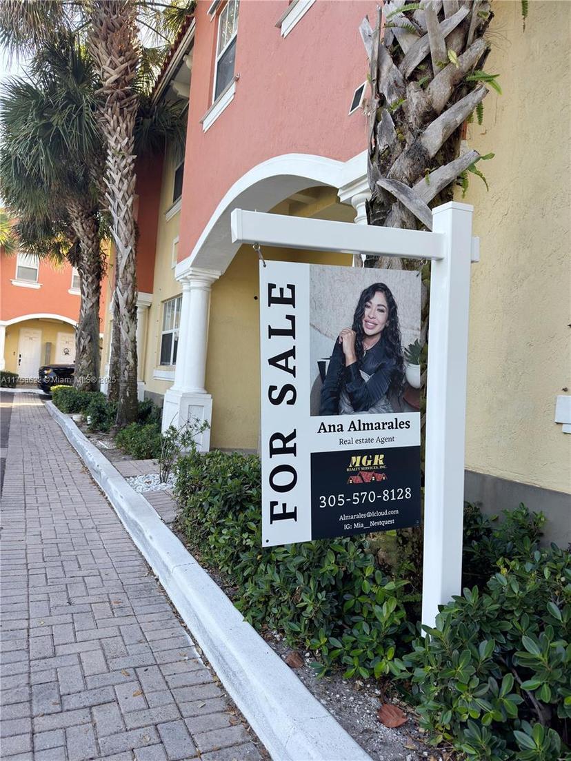 Picture of 2620 Pierce St # A2, Hollywood FL 33020