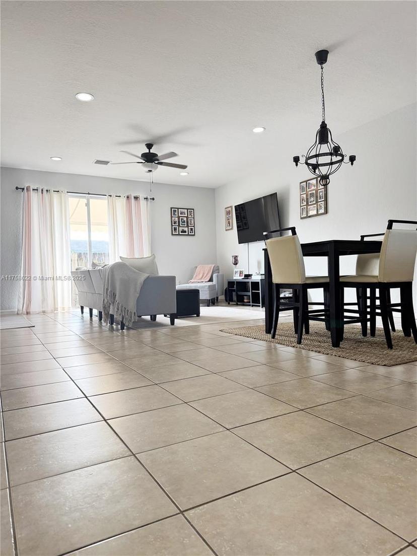 Picture of 2620 Pierce St # A2, Hollywood FL 33020