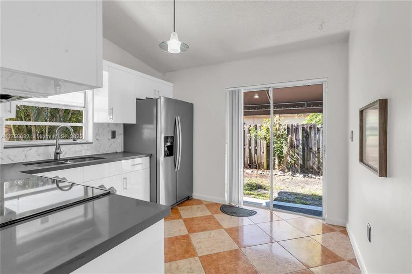 Picture of 6530 NW 197Th Ln, Hialeah FL 33015