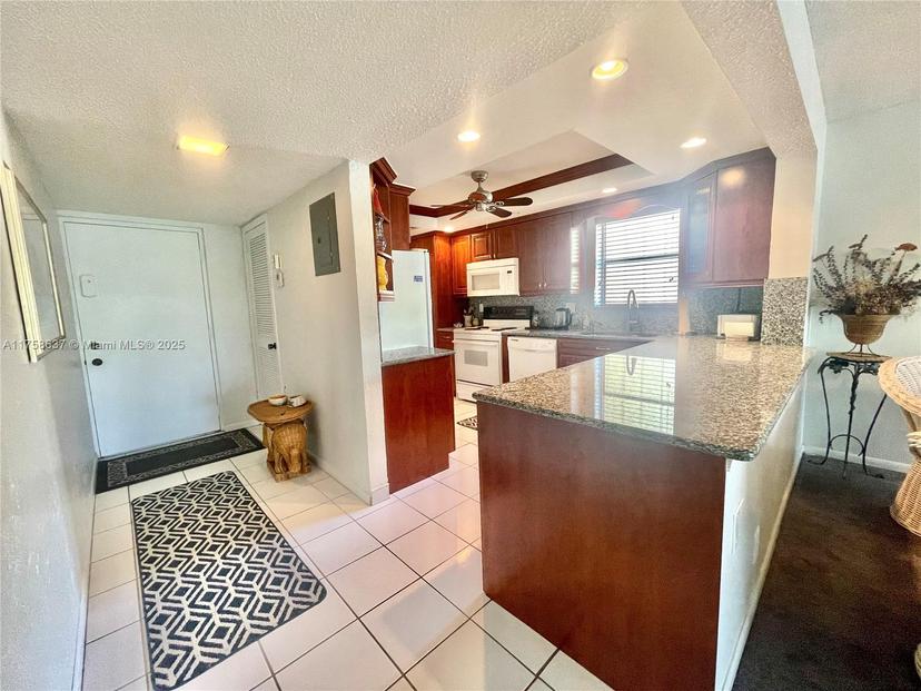 Picture of 2309 S Cypress Bend Dr # 311D, Pompano Beach FL 33069