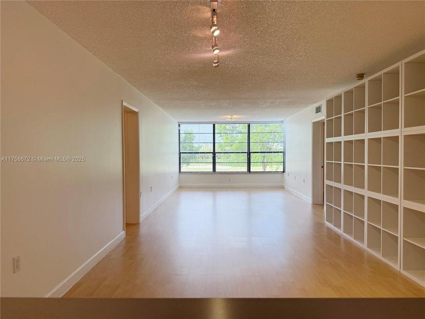 Picture of 1504 S Whitehall Dr # 206, Davie FL 33324