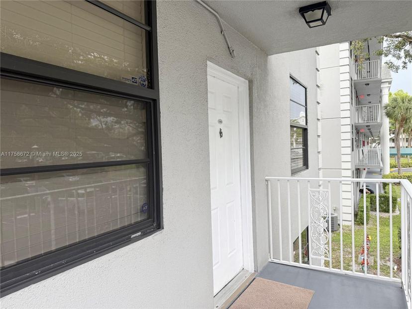 Picture of 1504 S Whitehall Dr # 206, Davie FL 33324