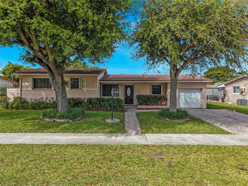 Picture of 1740 SW 92Nd Ct, Miami FL 33165