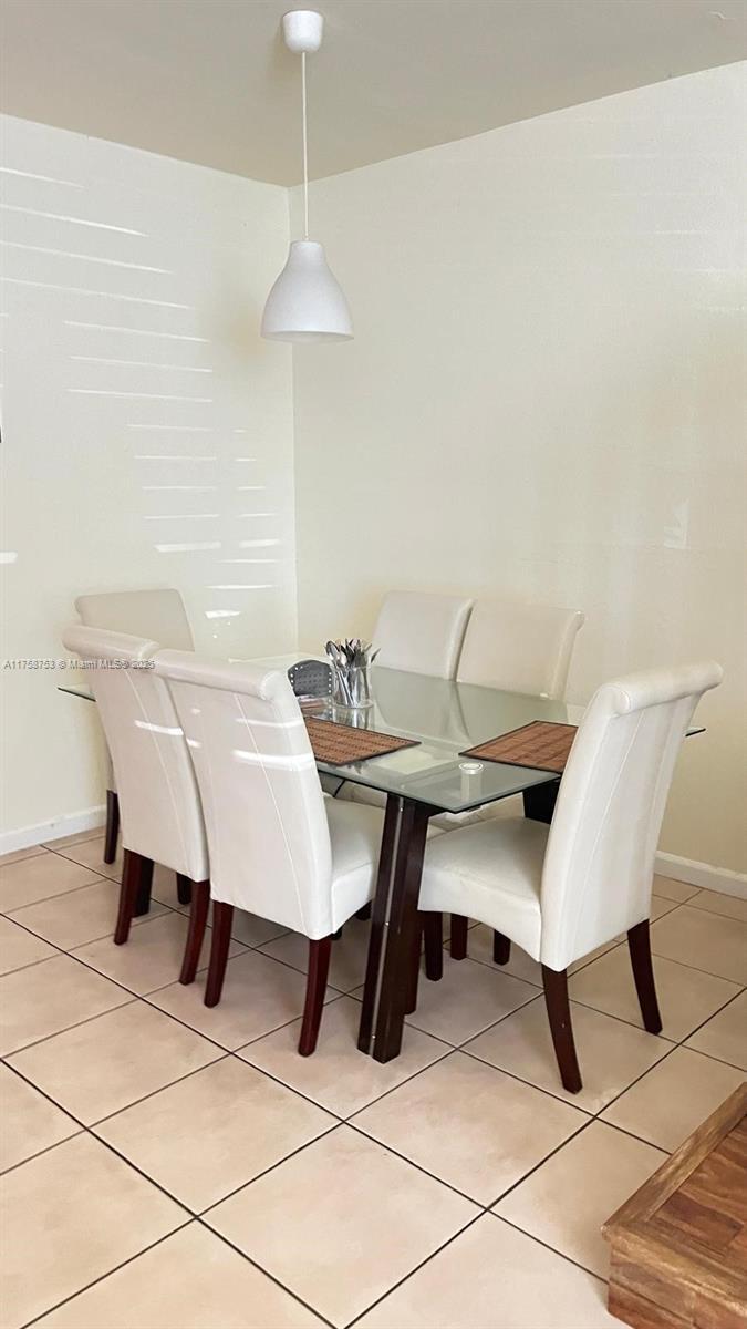 Picture of 2462 SE 15Th Pl # 339, Homestead FL 33035