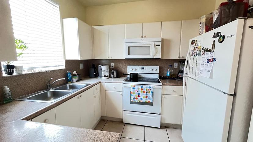 Picture of 2462 SE 15Th Pl # 339, Homestead FL 33035