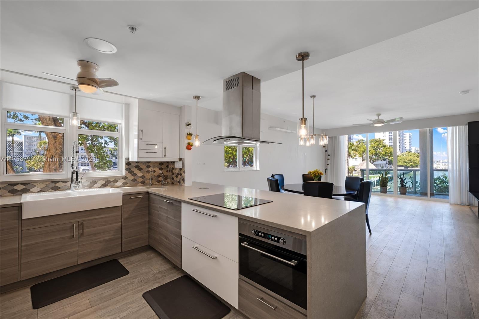 Picture of 7914 Harbor Island Dr # 101, North Bay Village, FL 33141