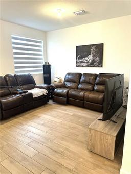 Picture of 2431 SE 10Th Ct, Homestead, FL 33035