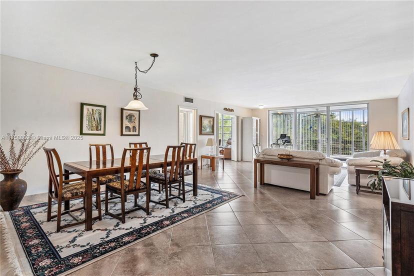 Picture of 3800 Oaks Clubhouse Dr # 307, Pompano Beach FL 33069