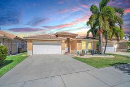 Picture of 13985 S Cypress Cove Cir, Davie, FL 33325