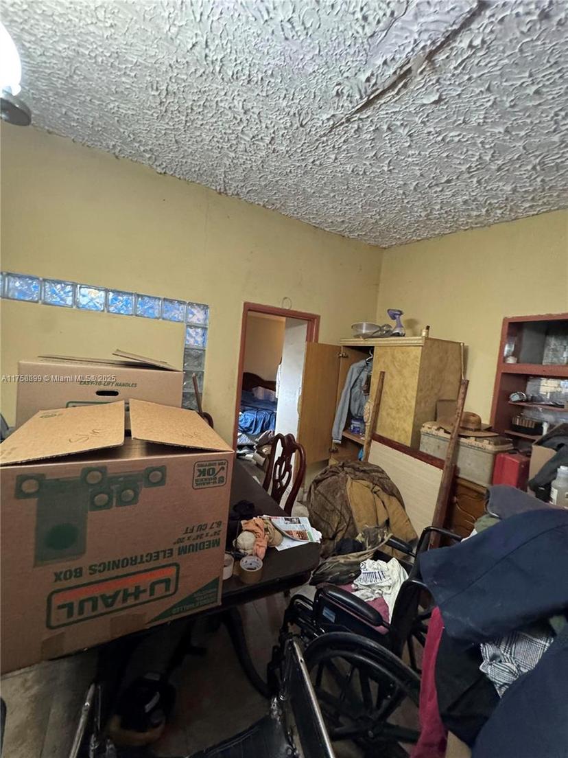 Picture of 832 NW 171St Ter, Miami Gardens FL 33169