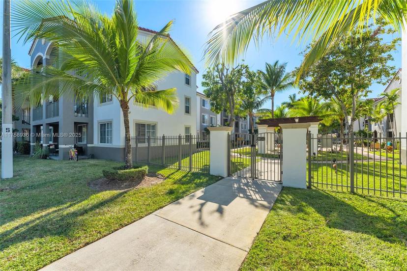 Picture of 6831 SW 44Th St # 112, Miami FL 33155