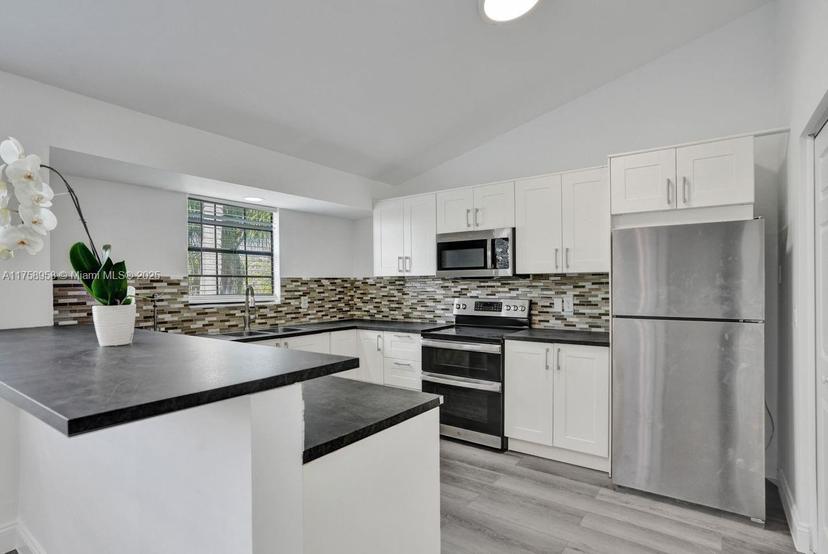 Picture of 1627 Cypress Pointe Dr # 1, Coral Springs FL 33071