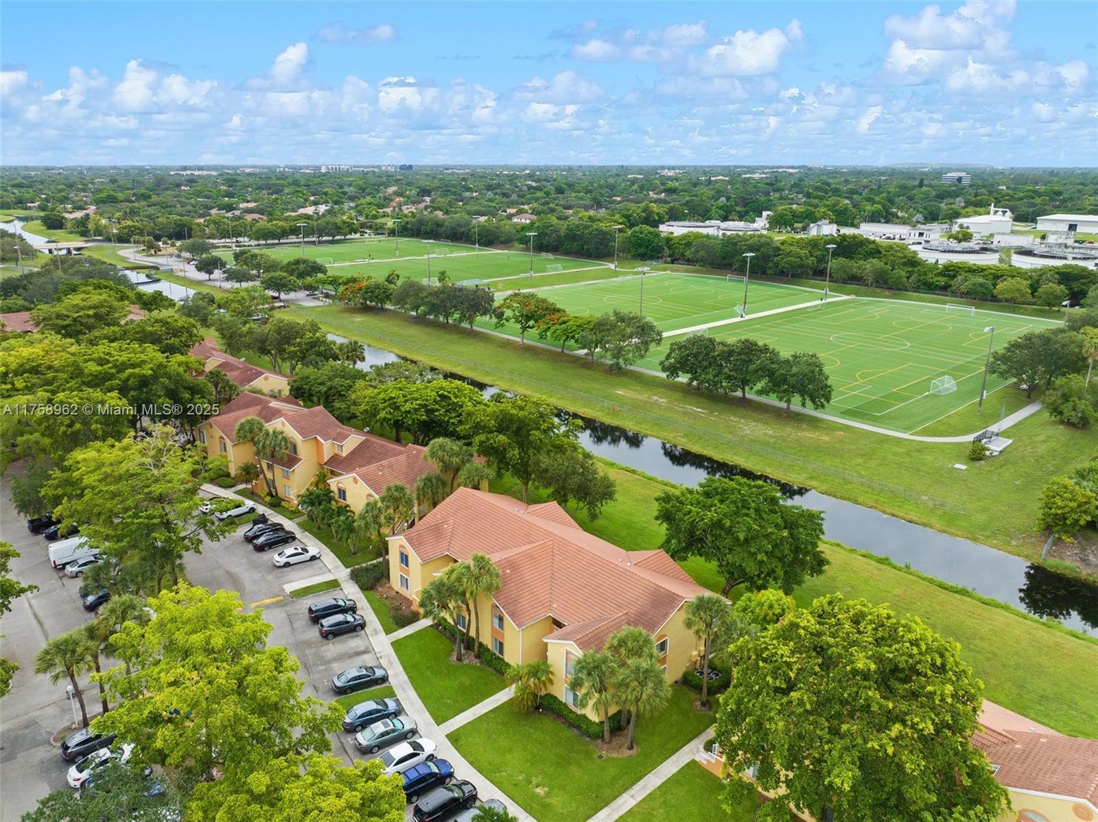 Picture of 997 Coral Club Dr # 997, Coral Springs, FL 33071