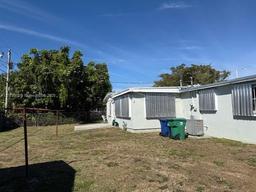 Picture of 10460 SW 149Th St, Miami, FL 33176