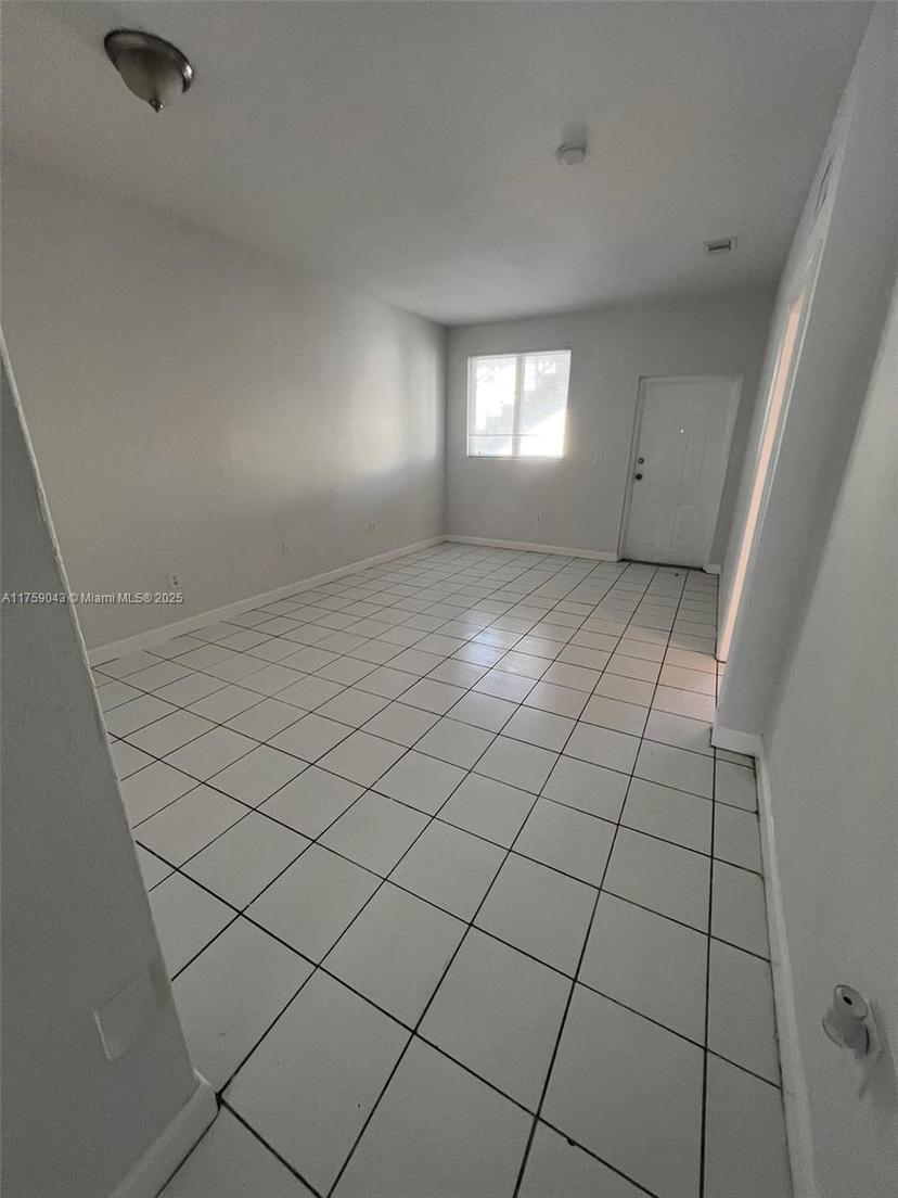 Picture of 2650 SE 16Th Ter # 101, Homestead FL 33035