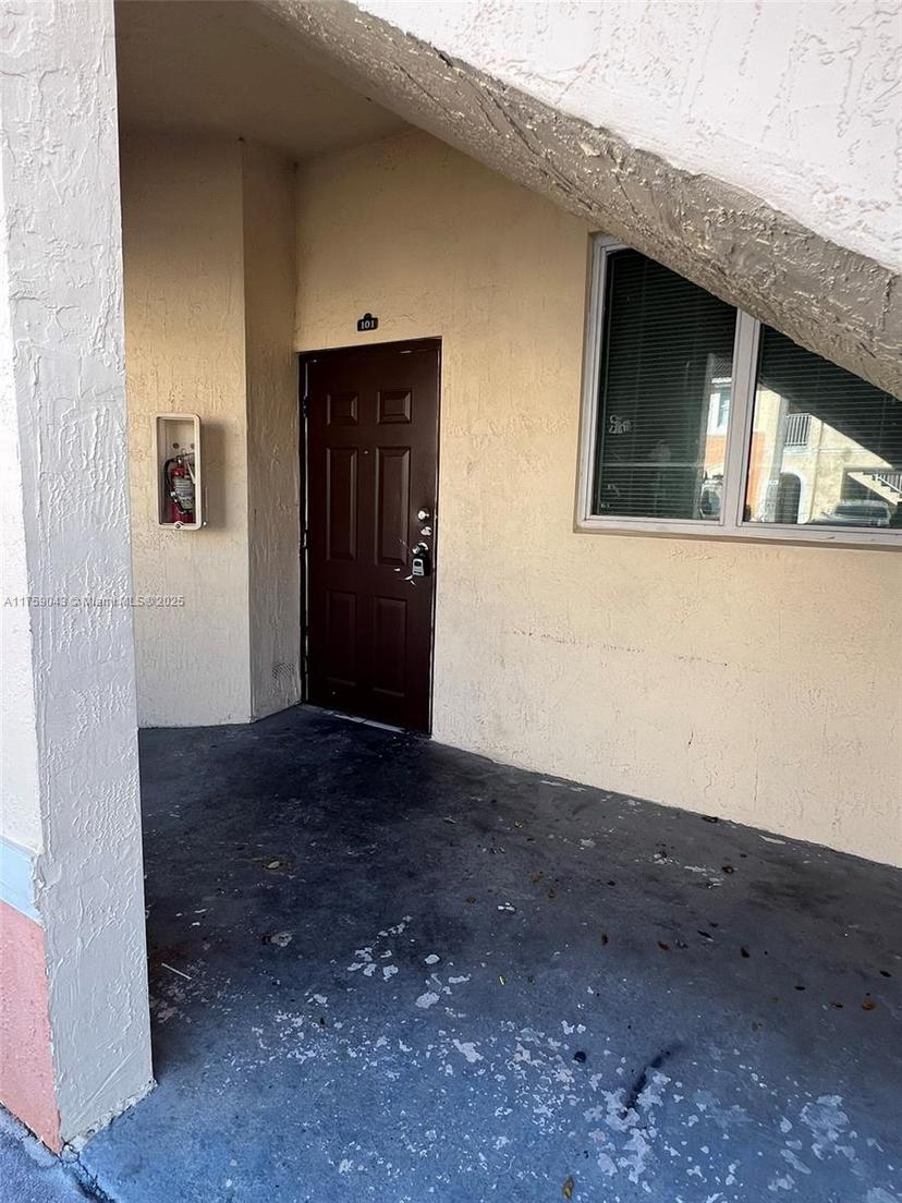 Picture of 2650 SE 16Th Ter # 101, Homestead FL 33035