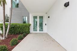 Picture of 10445 NW 68Th Ter, Doral, FL 33178