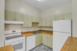 Picture of 9731 Hammocks Blvd # 203B, Miami, FL 33196