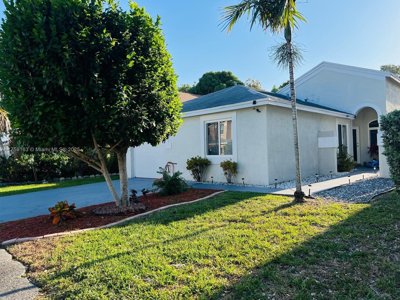 Picture of 2810 E River Run Cir E, Miramar, FL 33025