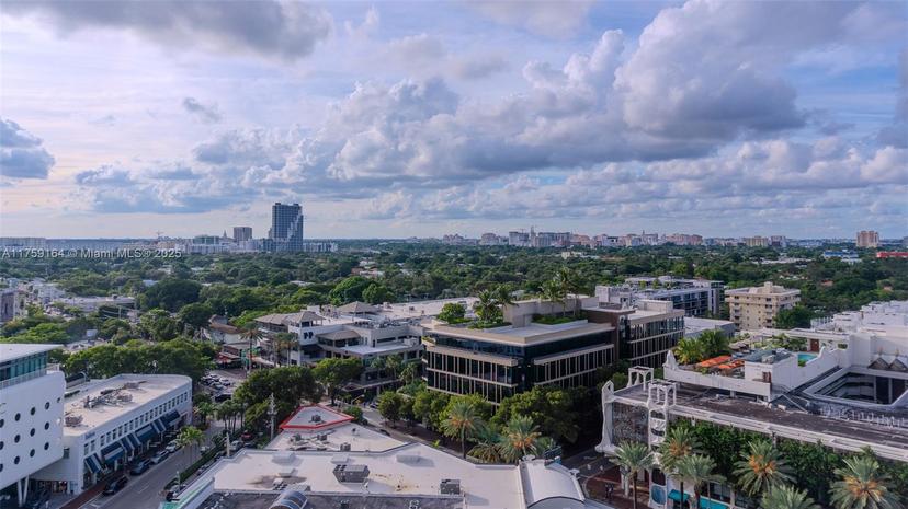Picture of 2889 Mcfarlane Rd # 1511, Miami FL 33133