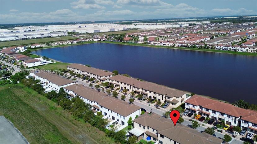 Picture of 3318 W 100Th Ter # 3318, Hialeah FL 33018