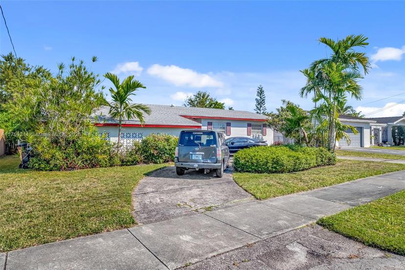 Picture of 1631 SW 99Th Ct, Miami FL 33165