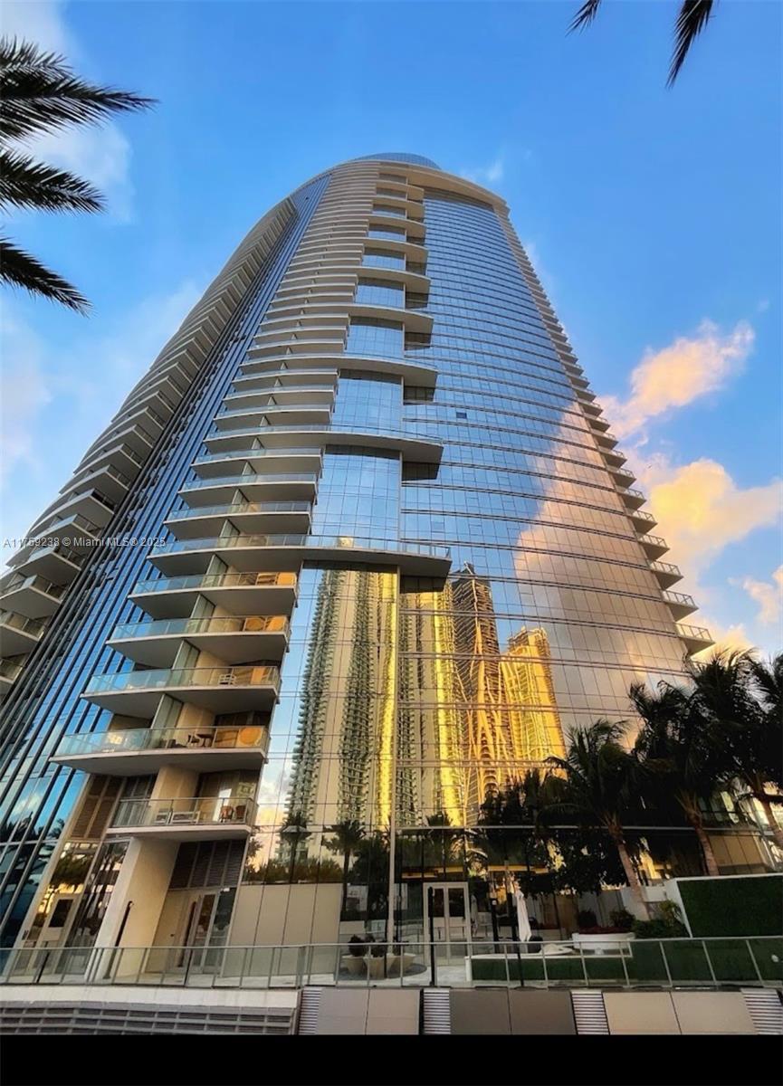 Picture of 851 NE 1St Ave # 1408, Miami, FL 33132