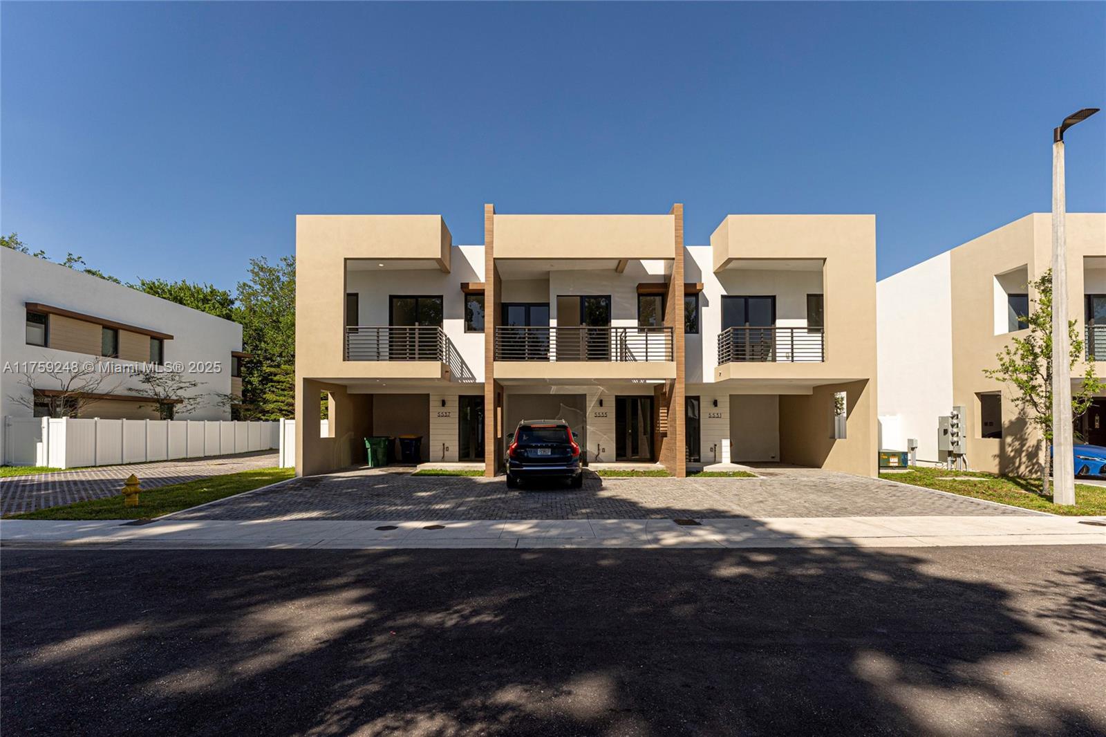 Picture of 5535 W Oak Way # 5535, Dania Beach, FL 33314