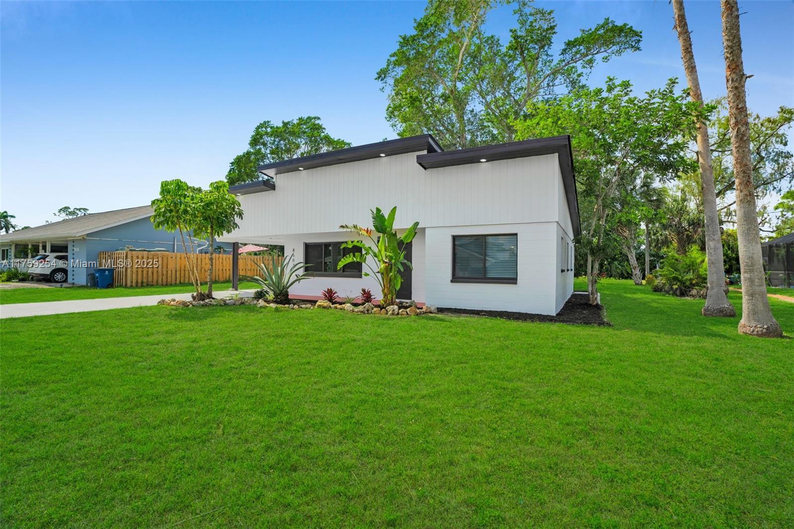 Picture of 8507 Chatham St, Other City - In The State Of Florida, FL 33907