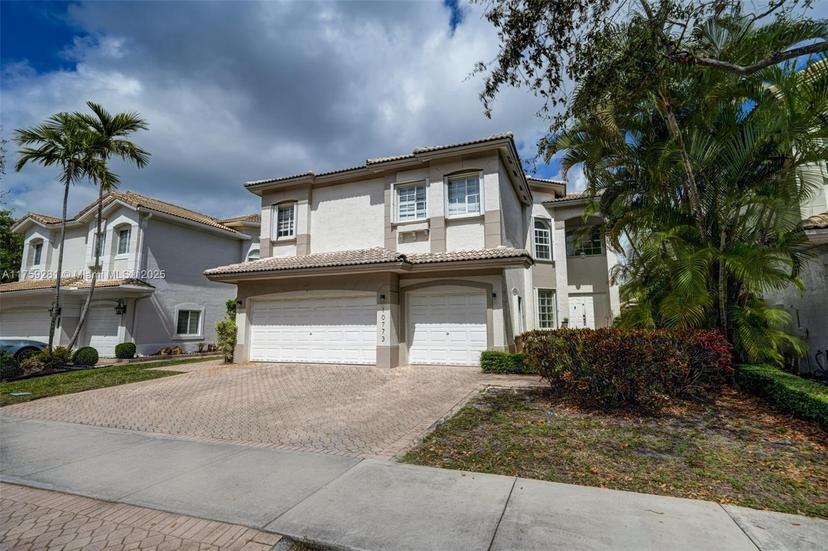 Picture of 10773 NW 69Th Ter, Doral FL 33178