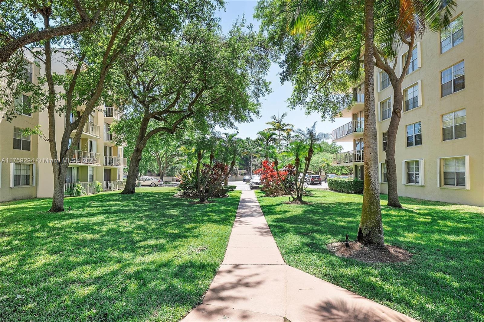 Picture of 13120 SW 92Nd Ave # B416, Miami, FL 33176