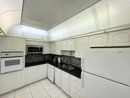 Picture of 3901 S Ocean Dr # 5A, Hollywood, FL 33019