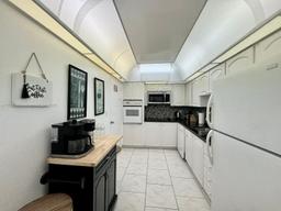 Picture of 3901 S Ocean Dr # 5A, Hollywood, FL 33019
