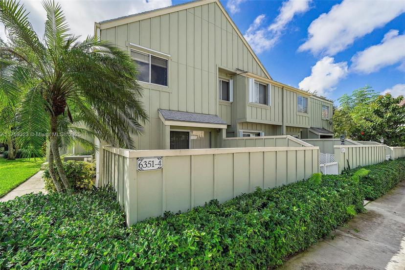 Picture of 6351 Riverwalk Ln # 4, Jupiter FL 33458