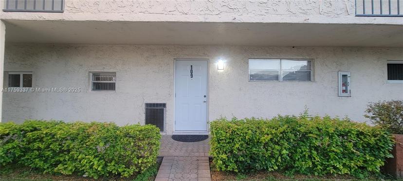 Picture of 8940 S Hollybrook Blvd # 109, Pembroke Pines FL 33025