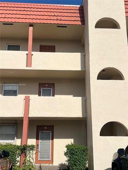 Picture of 8020 N Sunrise Lakes Dr # 108, Sunrise, FL 33322