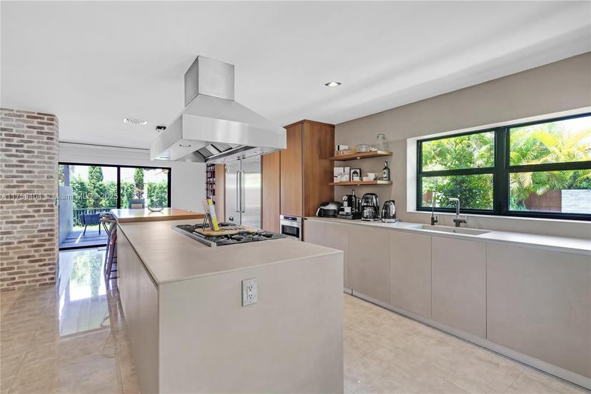 Picture of 5453 NW 94Th Doral Pl, Doral FL 33178