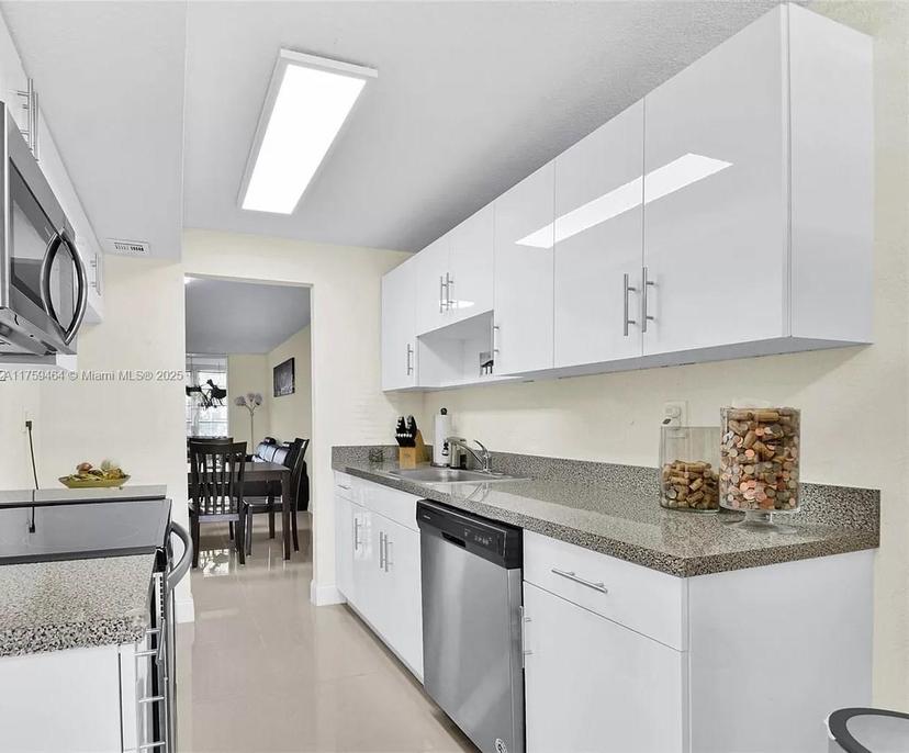 Picture of 4850 NW 29Th Ct # 130, Lauderdale Lakes FL 33313