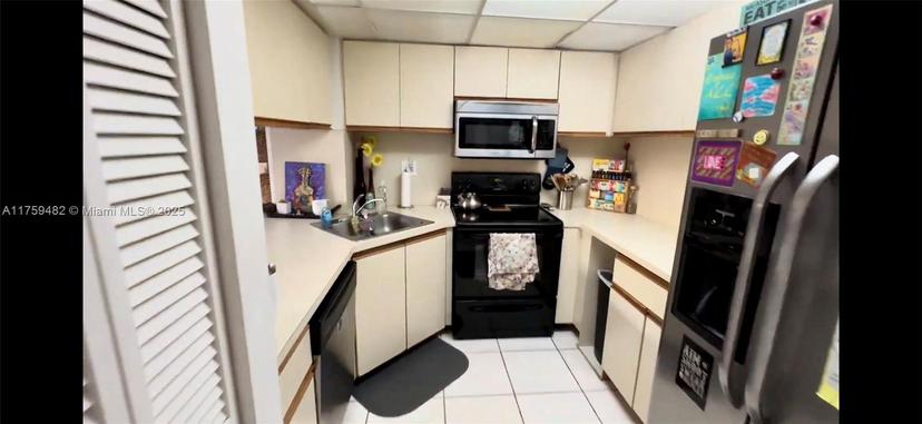 Picture of 10023 SW 77Th Ct, Miami FL 33156