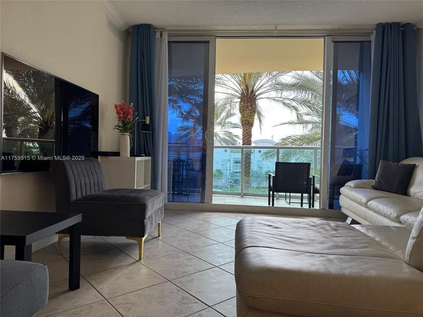 Picture of 2501 S Ocean Dr # 328, Hollywood FL 33019