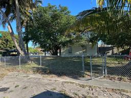 Picture of 141 SE 8Th Ave, Hialeah, FL 33010