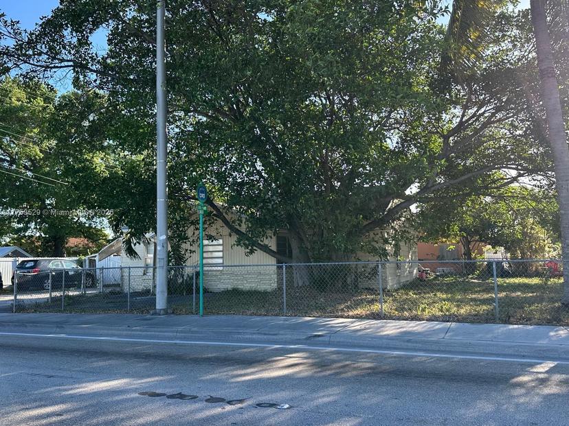 Picture of 141 SE 8Th Ave, Hialeah FL 33010